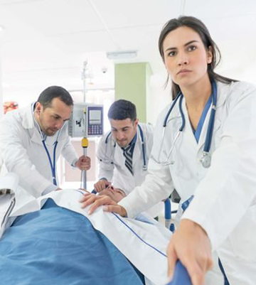 24 Hours doctors available